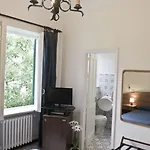 Отель Sarah