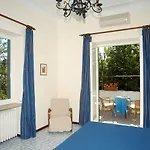 Sarah 4* Капри
