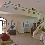 Sarah 4* Capri