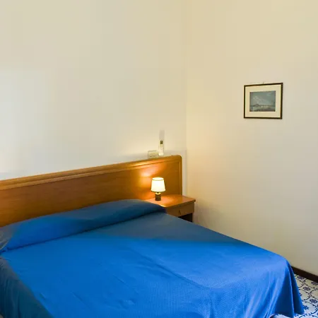 莎拉别墅酒店 卡普里