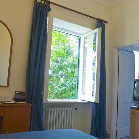 莎拉别墅酒店 酒店 4*