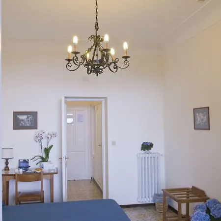 莎拉别墅酒店 卡普里