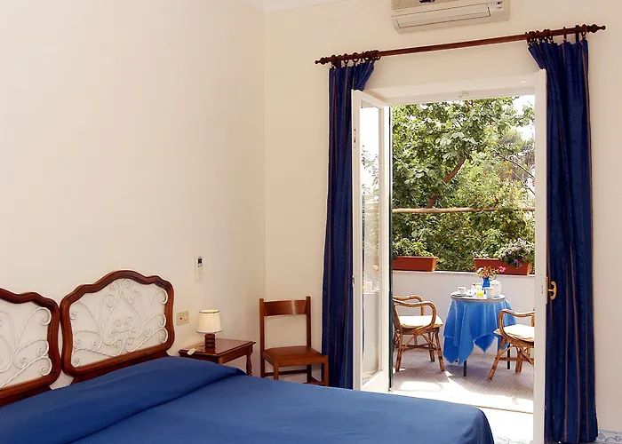 Sarah Ξενοδοχείο 4*